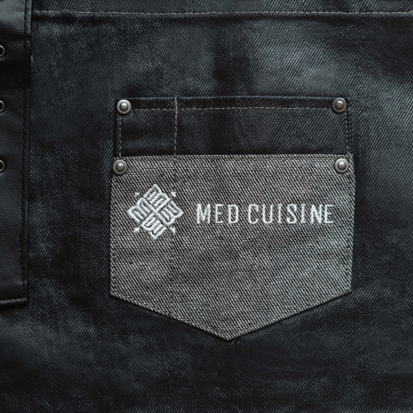 Med Apron - to impress without a mess