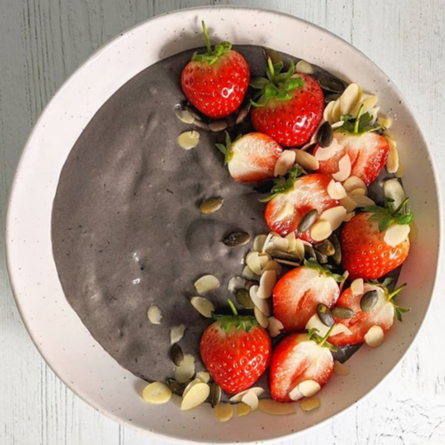 black tahini smoothie bowl
